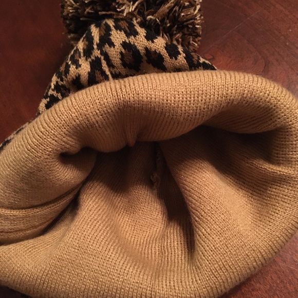 Leopard Knit Beanie Hat, Tan/Black/Camel, NWT, OS - Picture 6 of 6